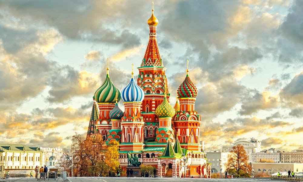 Красивый вид на Храм Василия Блаженного в Москве